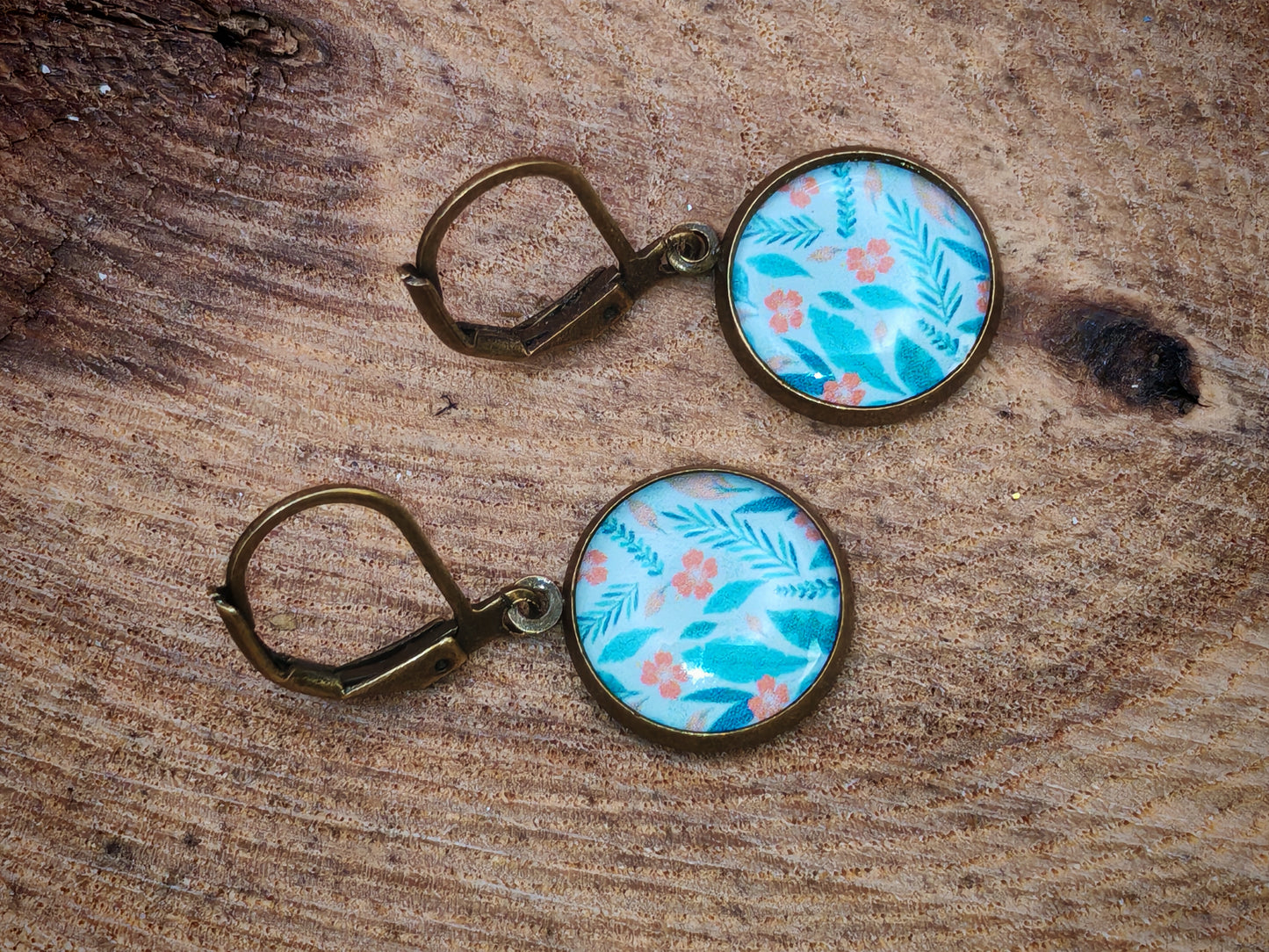 Boucles d’oreilles dormeuses – Matin calme aux fleurs de corail