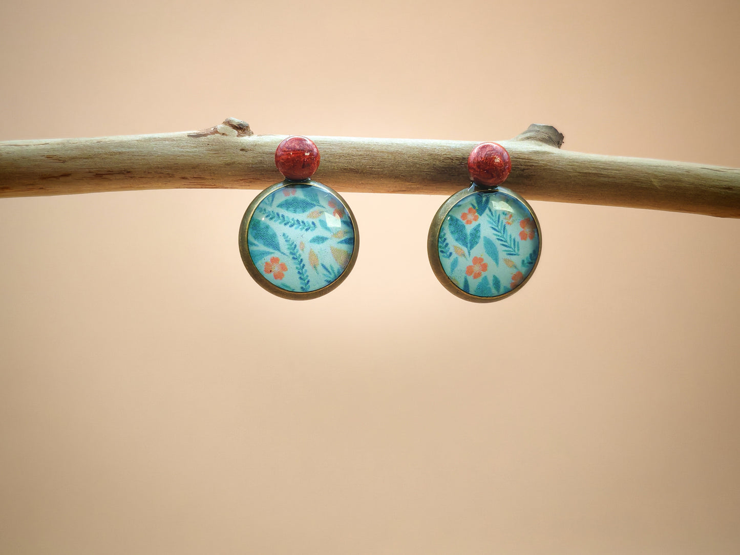 Clous d’oreilles – Jardin corail sur ciel d'été