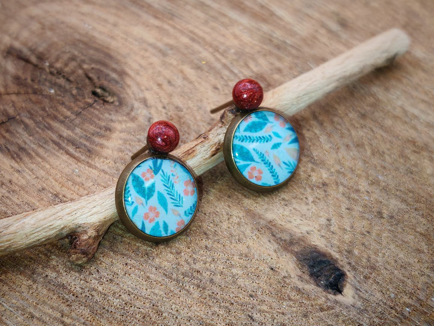 Clous d’oreilles – Jardin corail sur ciel d'été