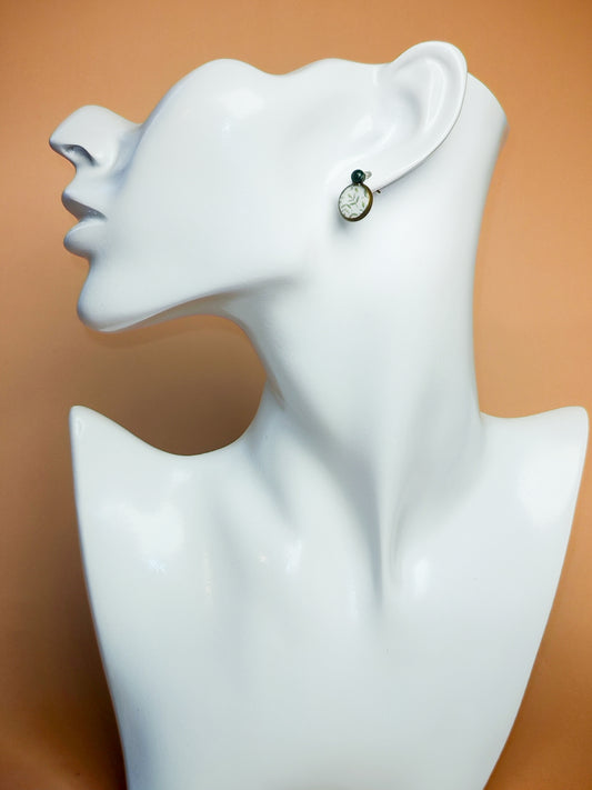 Clous d’oreilles – Feuilles d’ombre sur clair de lune