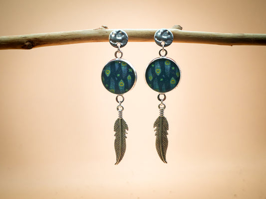 Boucles d'oreilles – Plumes de paon et éclats d’étoiles