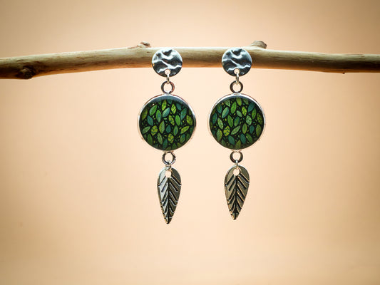 Boucles d'oreilles – Feuillage d’ombre et éclats de clairière