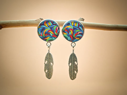 Boucles d’oreilles – Flammes multicolores et plumes argentées