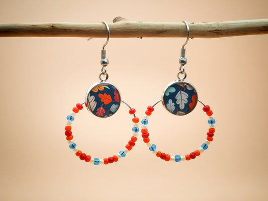 Boucles d’oreilles – Créoles argentées & cabochons feuillage automnal