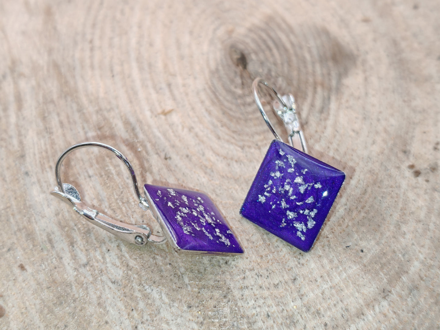 Boucles d’oreilles dormeuses – Cristaux d’argent sur ciel nocturne