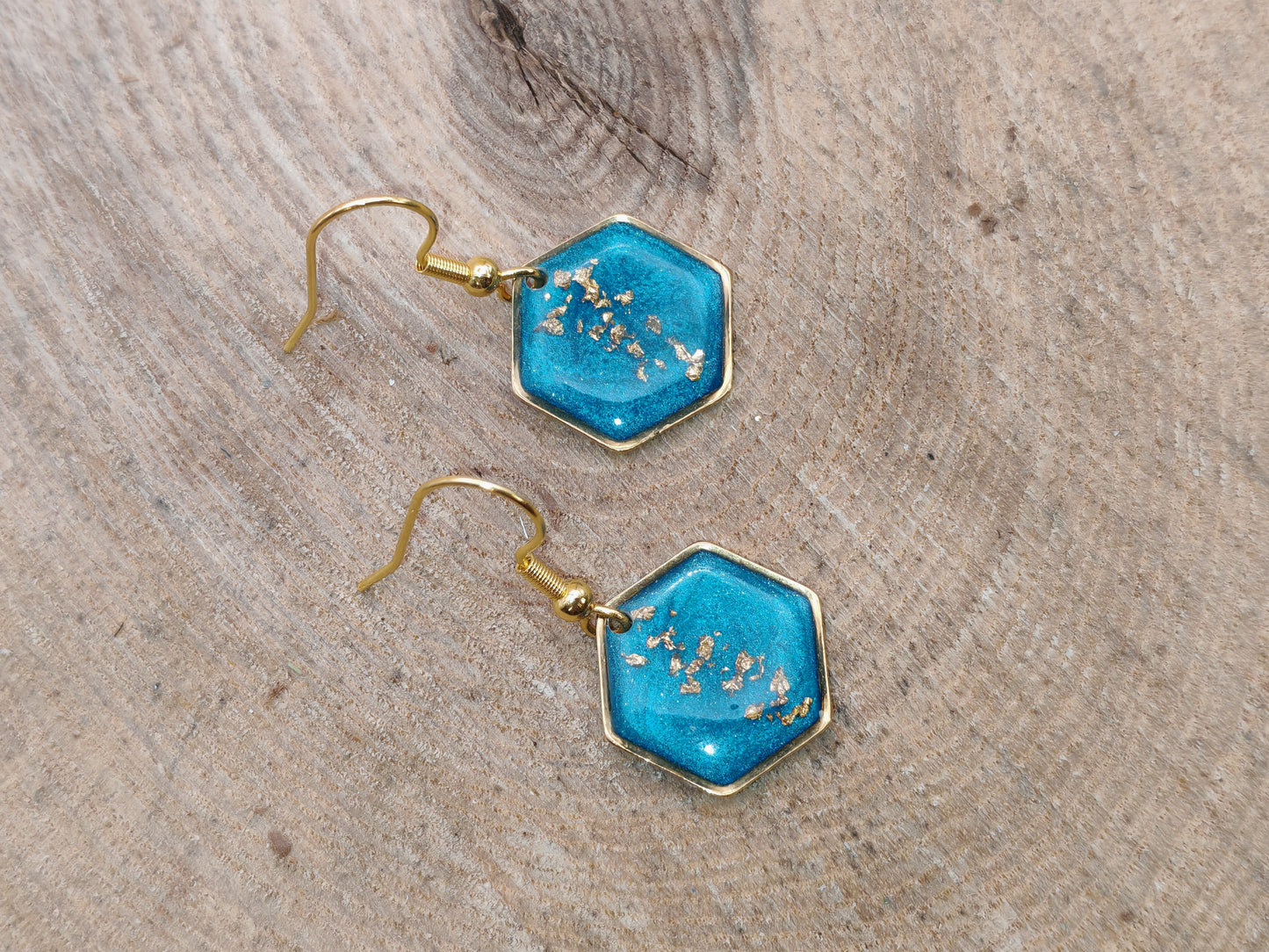 Boucles d’oreilles – Éclats d’or sur lagon bleu
