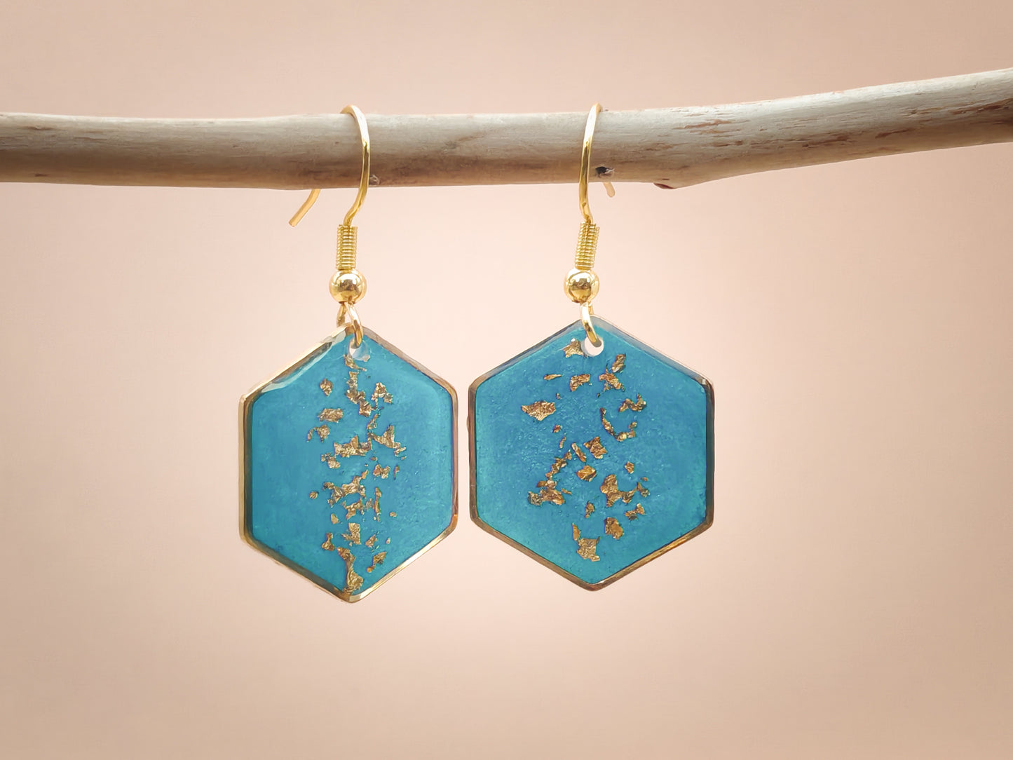 Boucles d’oreilles – Éclats d’or sur lagon bleu