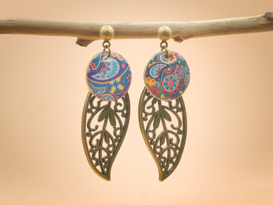 Boucles d’oreilles – Feuilles bronze et arabesques colorées
