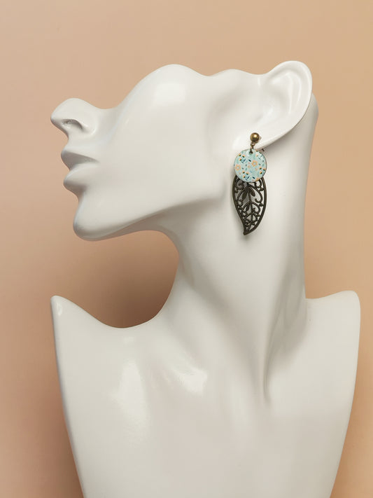 Boucles d’oreilles – Feuilles bronze et fleurs pastel