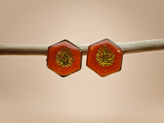 Clous d’oreilles – Feuilles d’Ambre