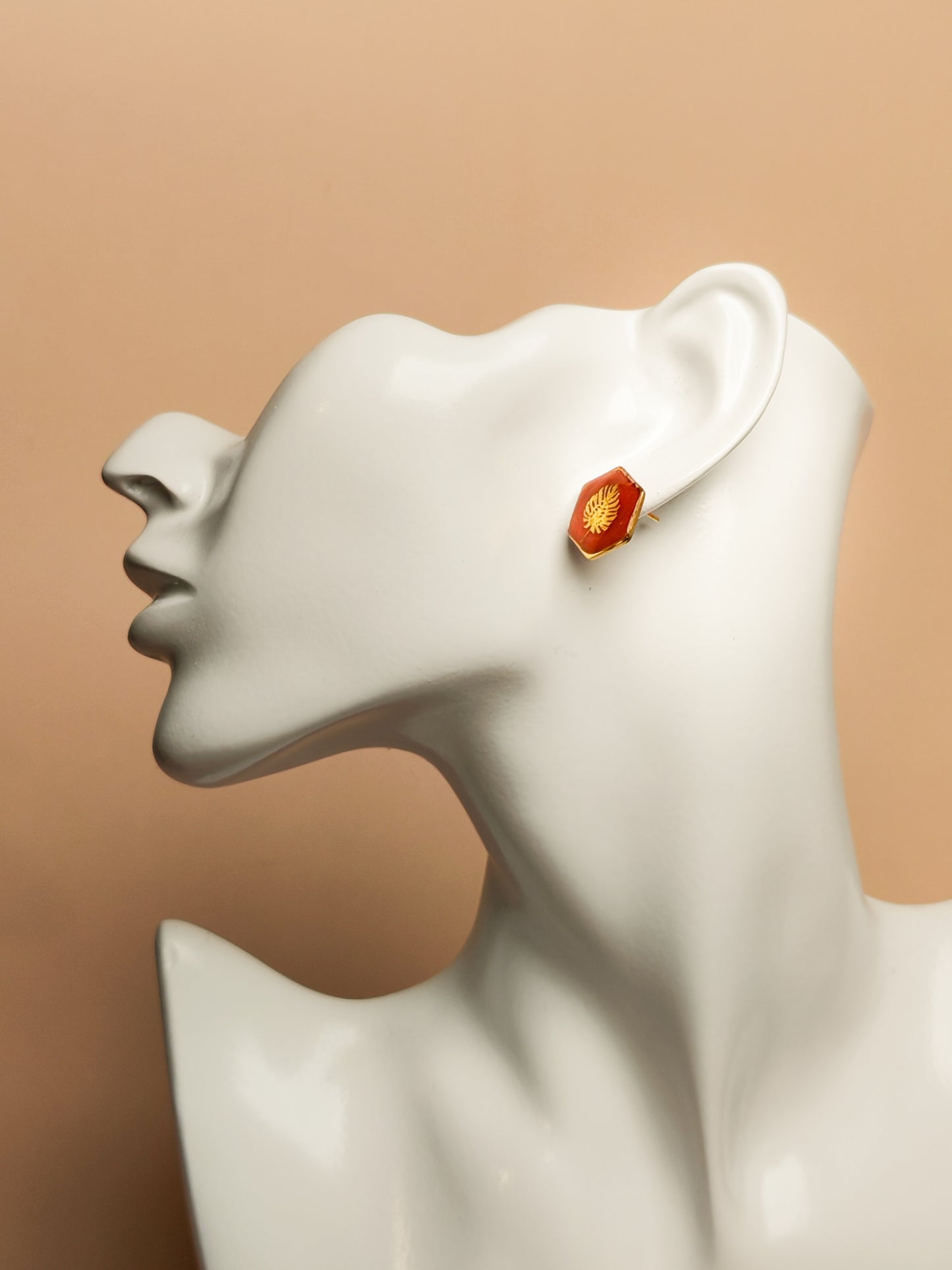 Clous d’oreilles – Feuilles d’Ambre