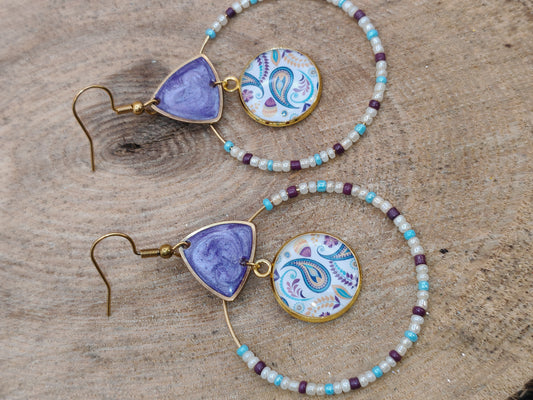 Boucles d’oreilles – Paisley perlé aux reflets violets