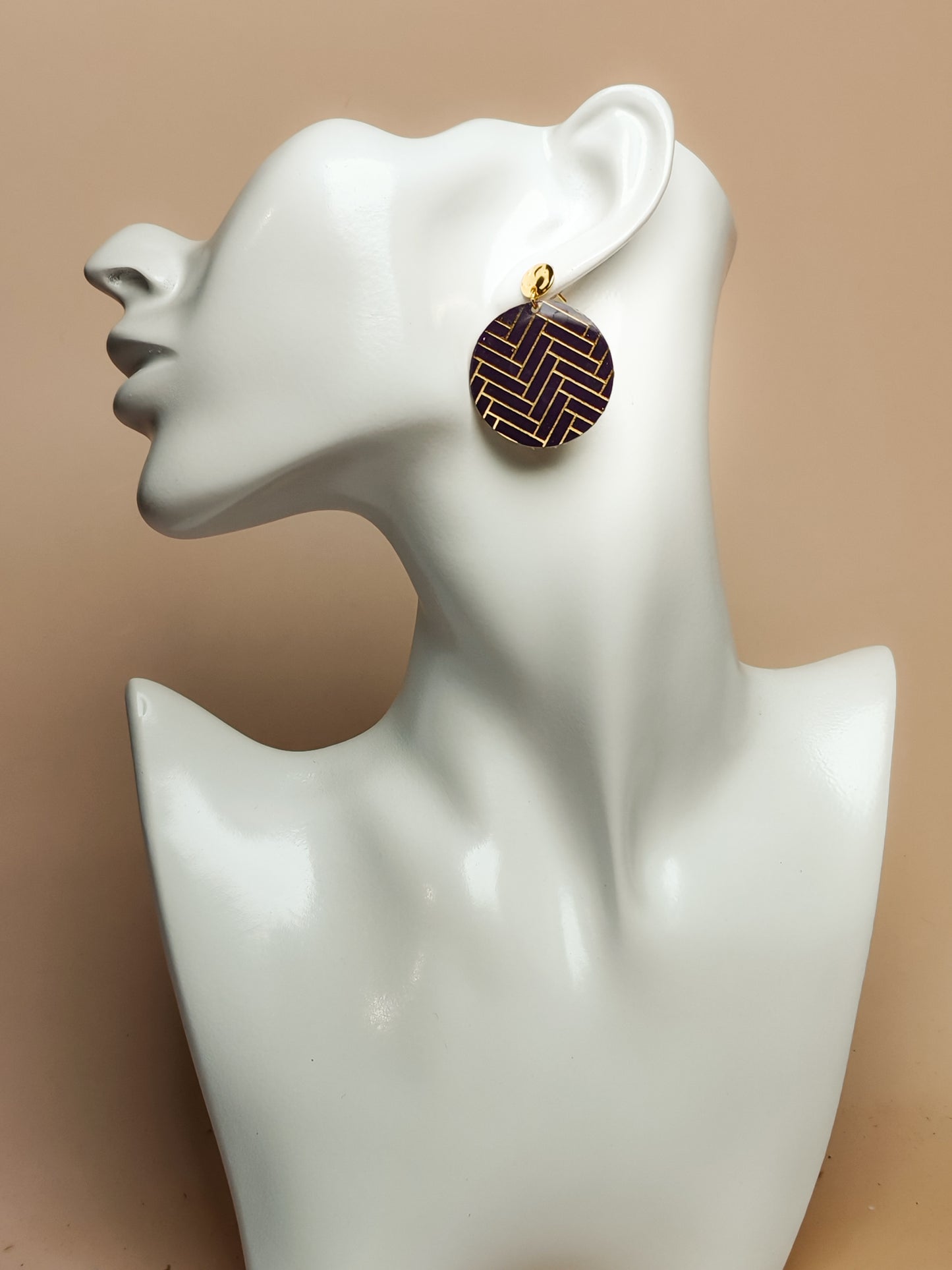 Boucles d’oreilles – Géométrie violette aux éclats dorés