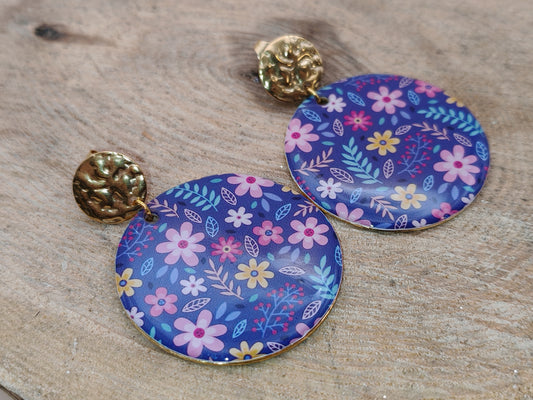Boucles d’oreilles – Jardin fleuri sur bleu profond