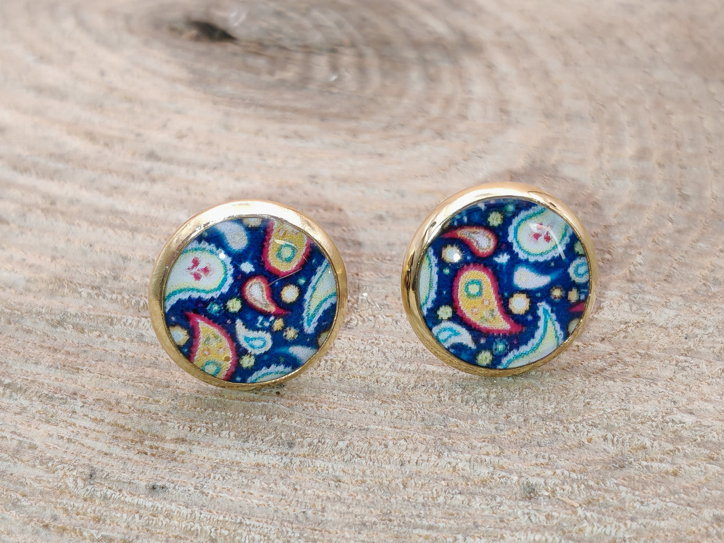 Clous cabochon de 10 mm – Paisley éclatant sur fond bleu
