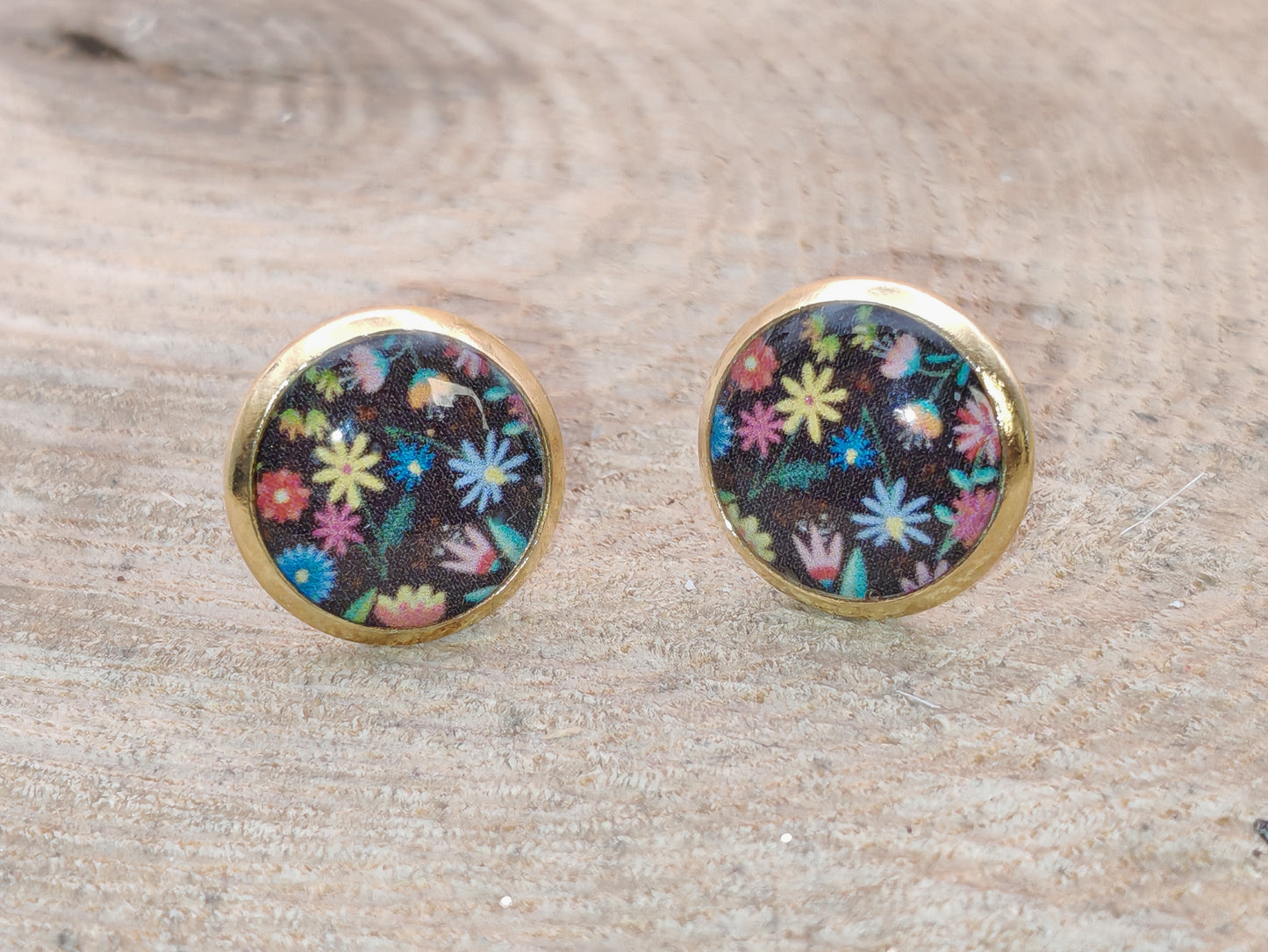 Clous cabochon de 10 mm – Fleurs multicolores sur fond sombre