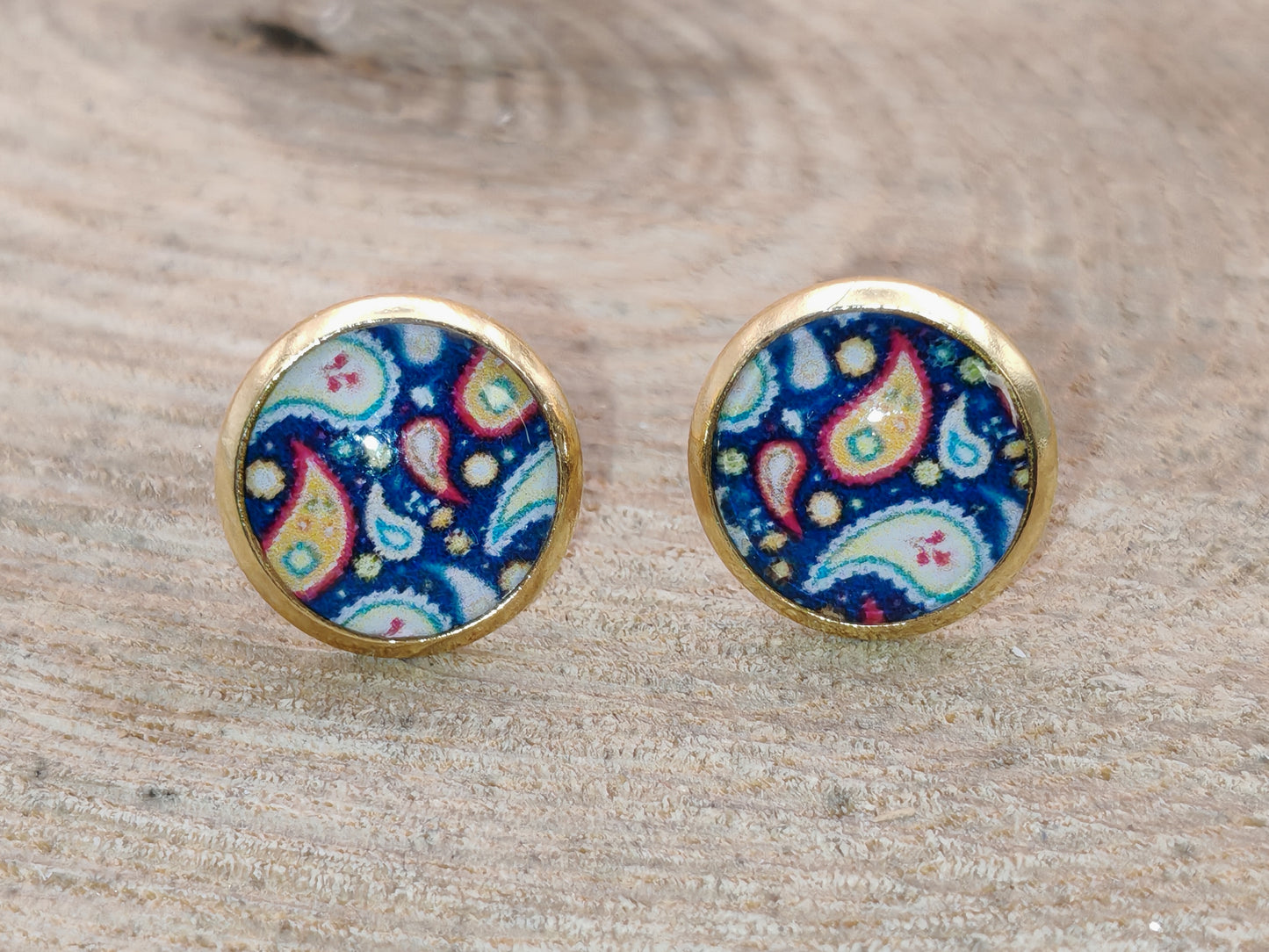 Clous cabochon de 10 mm – Paisley éclatant sur fond bleu