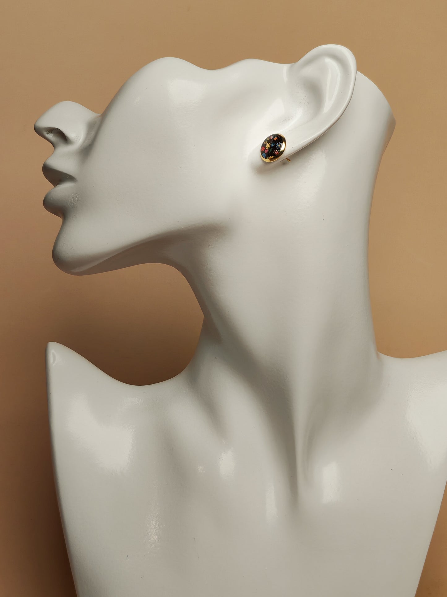 Clous cabochon de 10 mm – Fleurs multicolores sur fond sombre