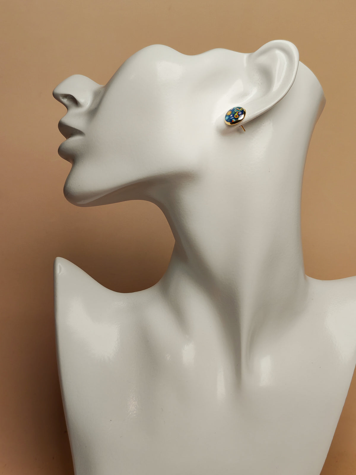 Clous cabochon de 10 mm – Paisley lumineux sur bleu intense