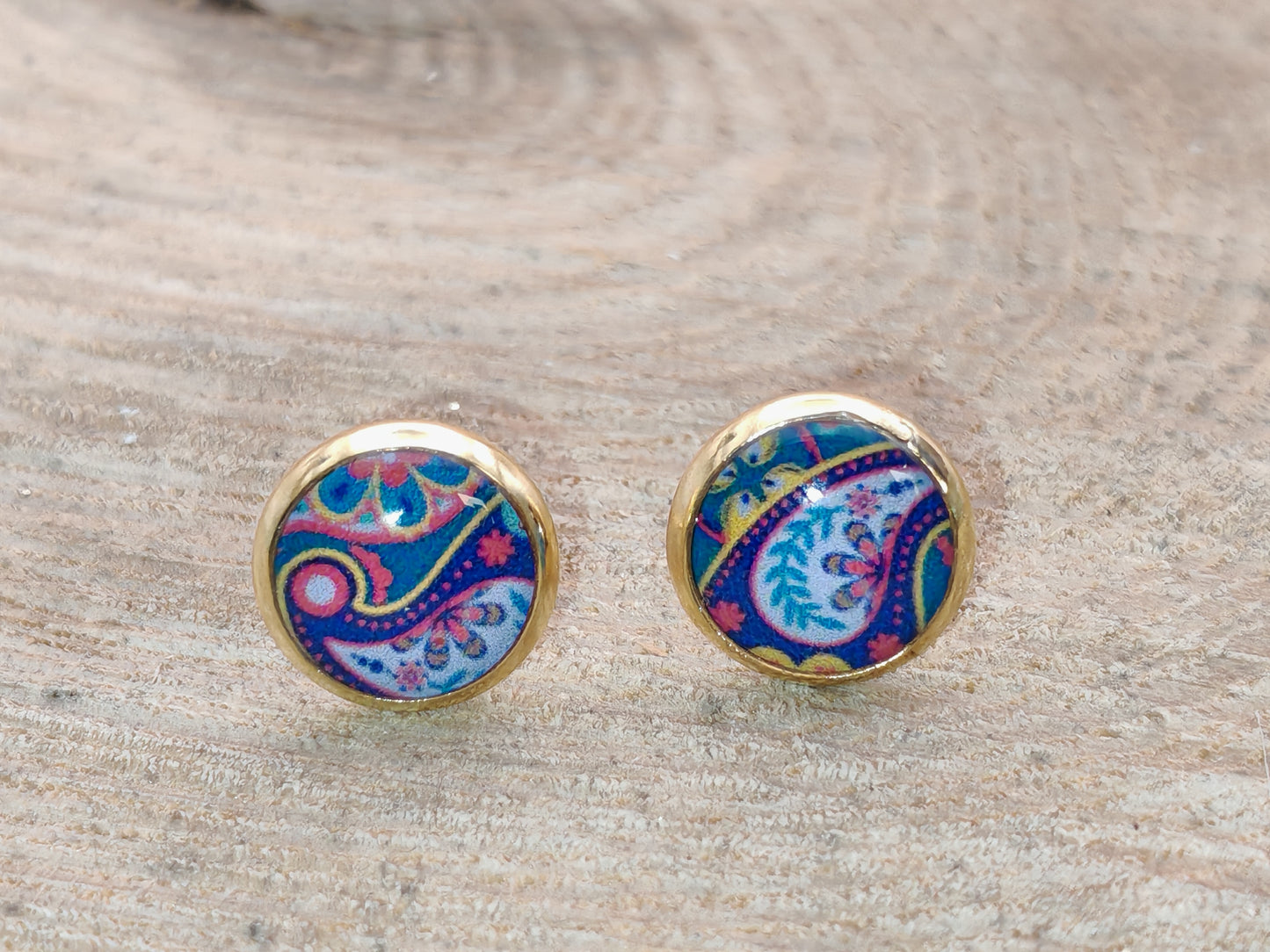 Clous cabochon de 8 mm – Paisley vibrant aux accents bohèmes