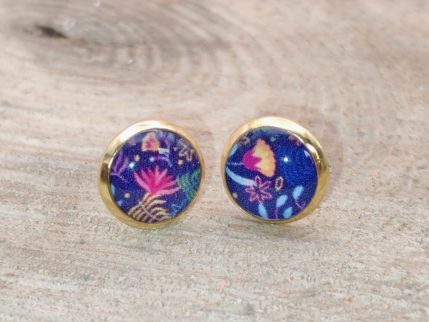 Clous cabochon de 8 mm – Fleurs nocturnes sur bleu profond