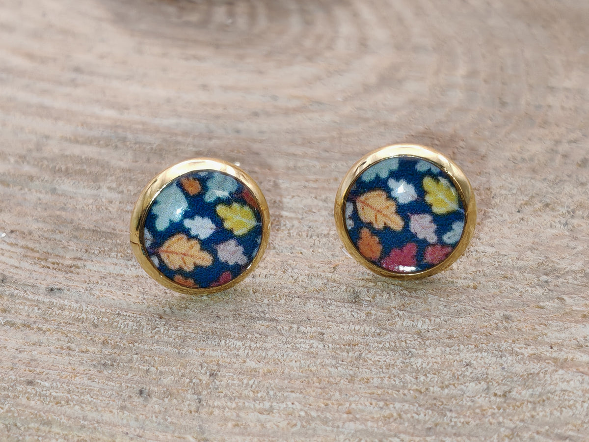 Clous cabochon de 8 mm – Feuilles d’automne sur bleu profond