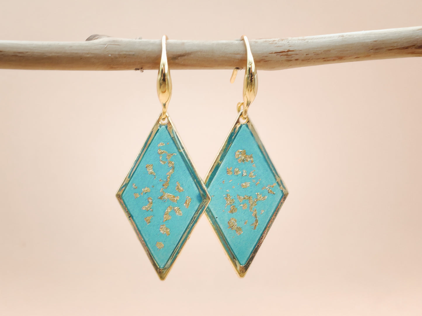 Boucles d’oreilles – Boucles d’oreilles – Losanges turquoises éclats dorés