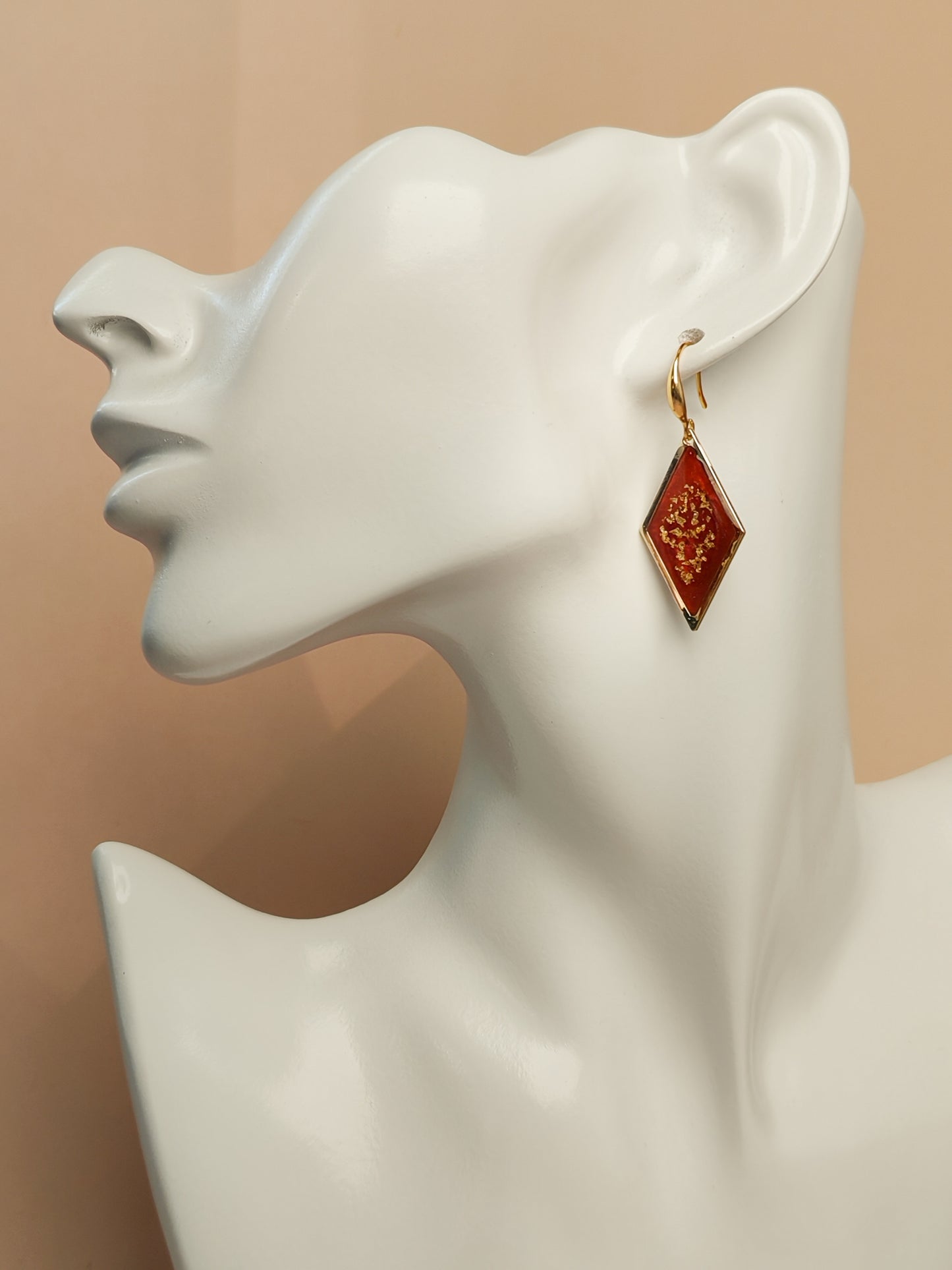 Boucles d’oreilles – Losanges rouges éclats dorés