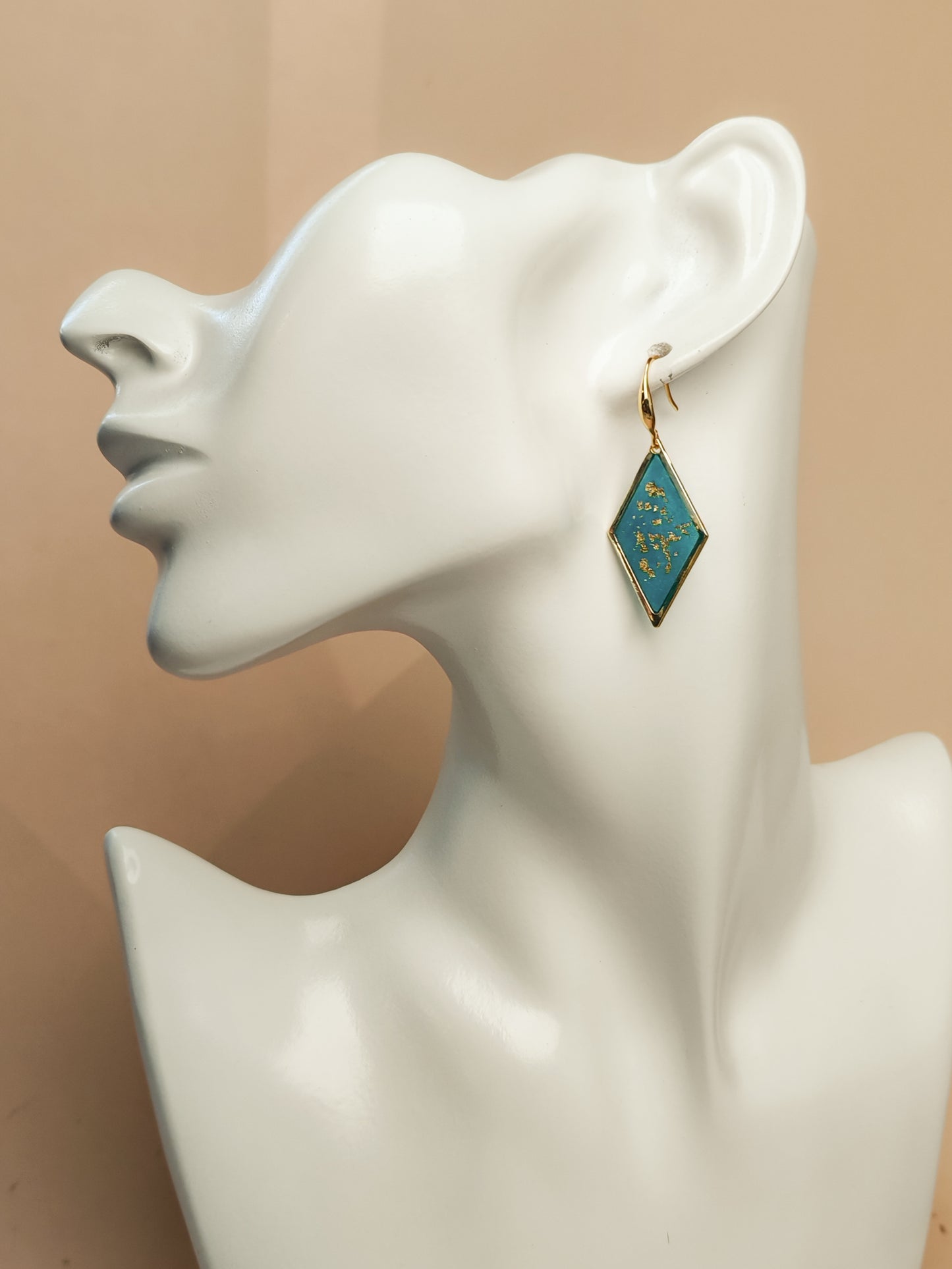 Boucles d’oreilles – Boucles d’oreilles – Losanges turquoises éclats dorés