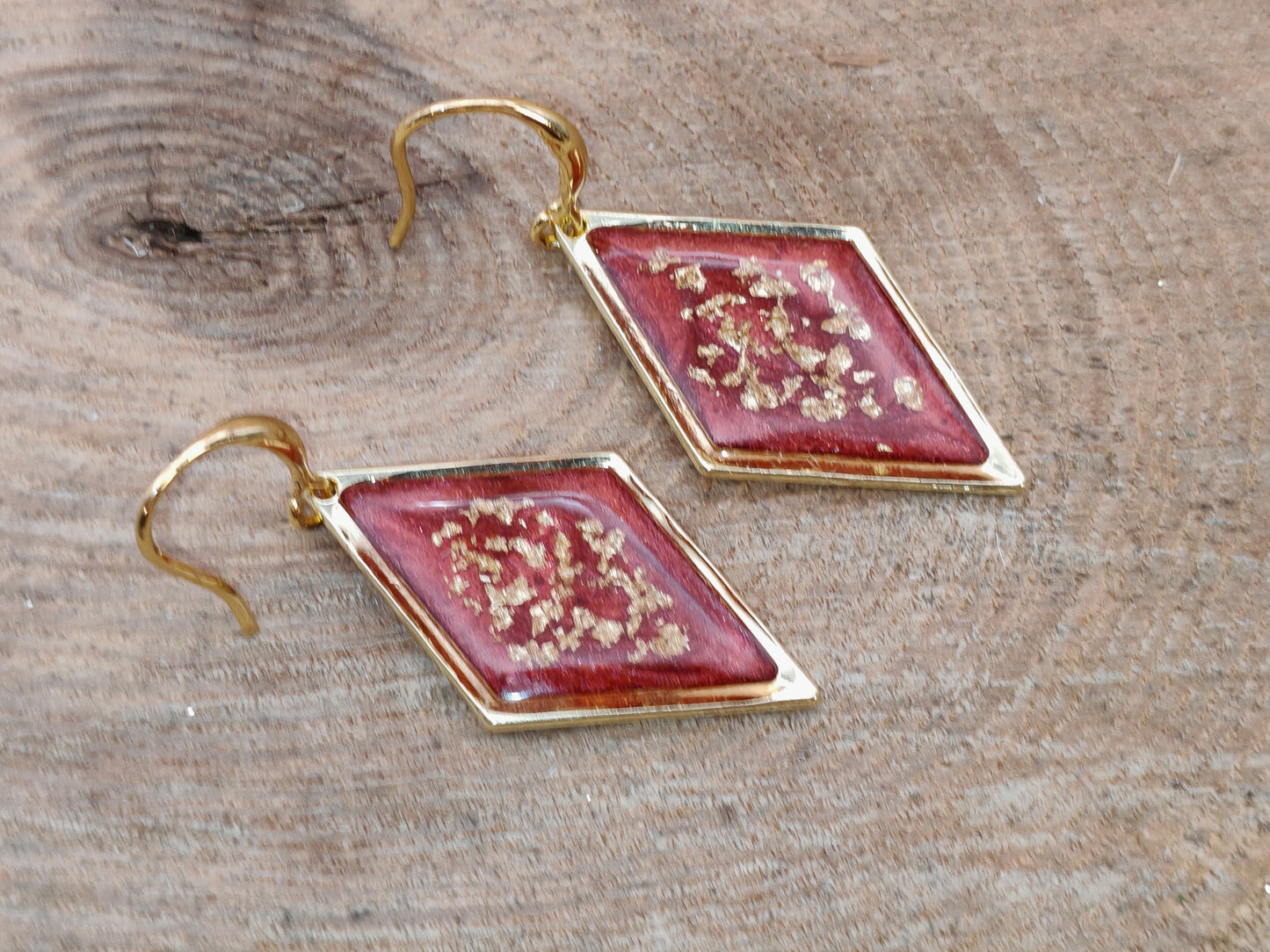 Boucles d’oreilles – Losanges rouges éclats dorés