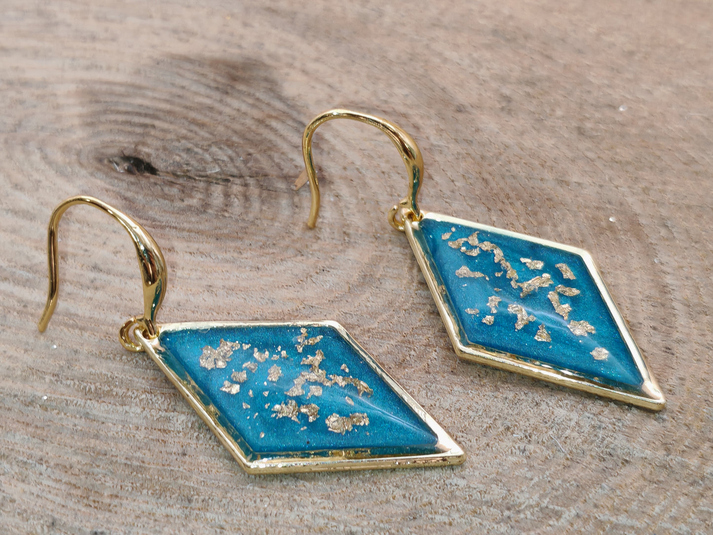 Boucles d’oreilles – Boucles d’oreilles – Losanges turquoises éclats dorés