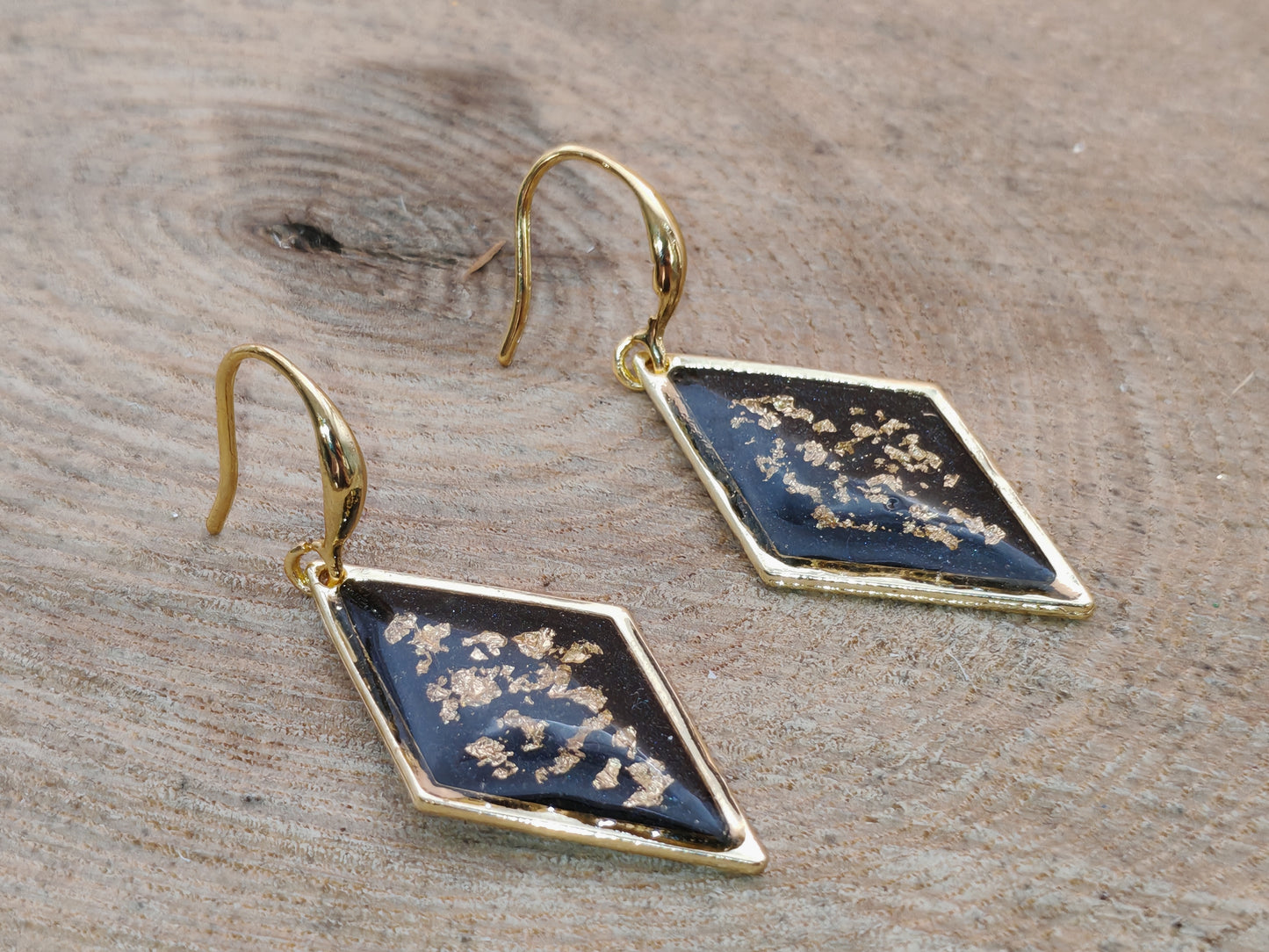 Boucles d’oreilles – Losanges noirs éclats dorés
