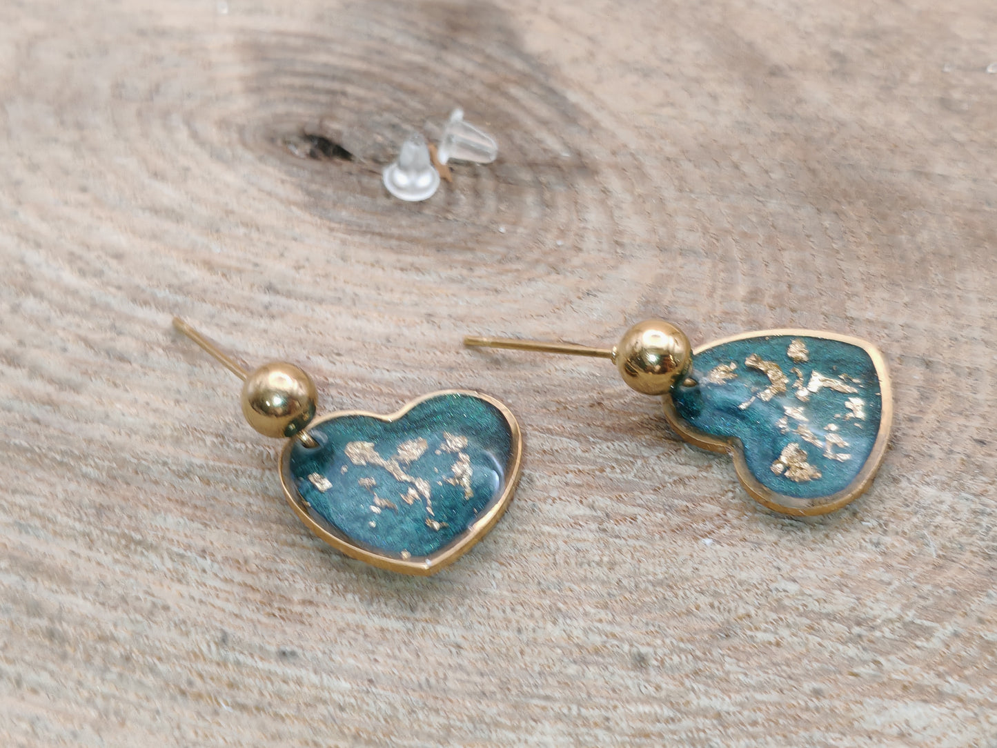 Clous d’oreilles – Cœur de vert profond