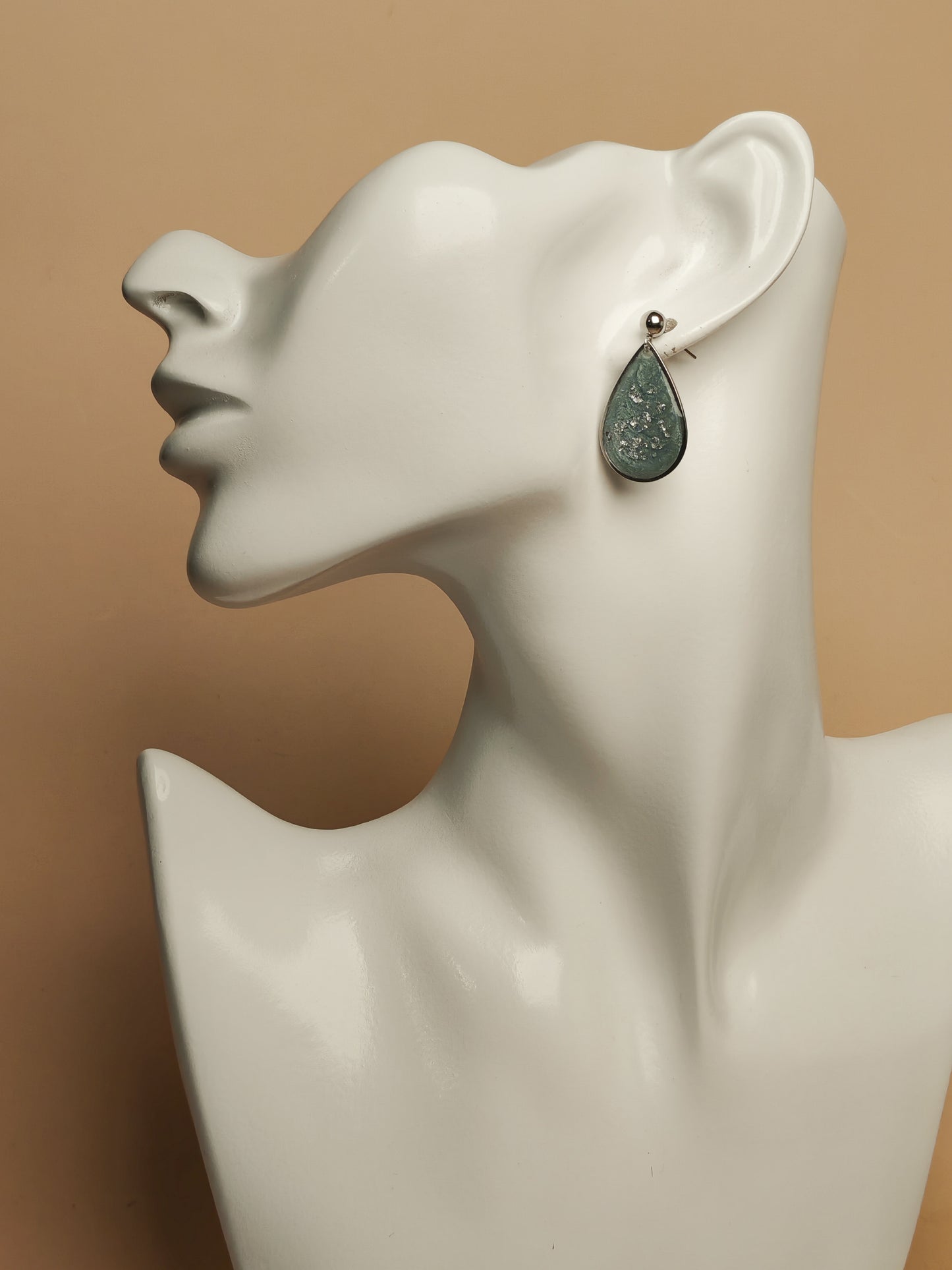 Boucles d’oreilles - Gouttes minérales aux reflets argentés