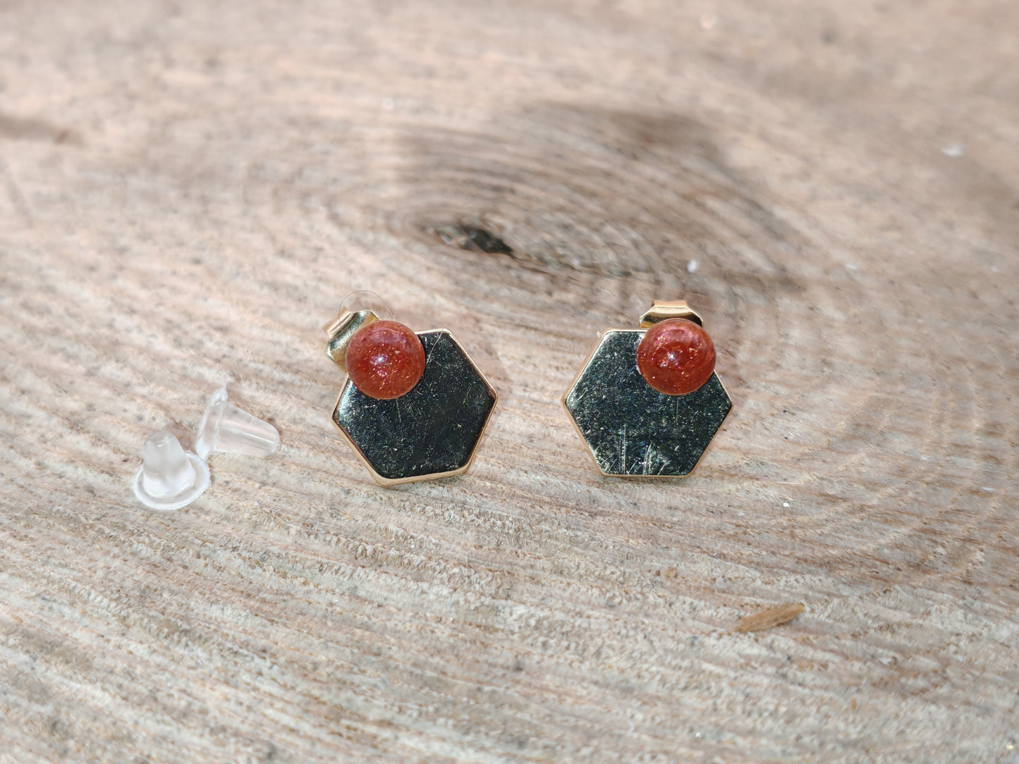 Clous d’oreilles – Éclats géométriques