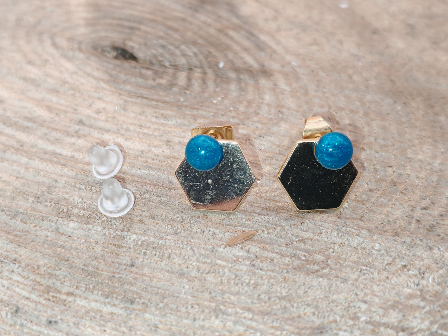 Clous d’oreilles – Éclats géométriques