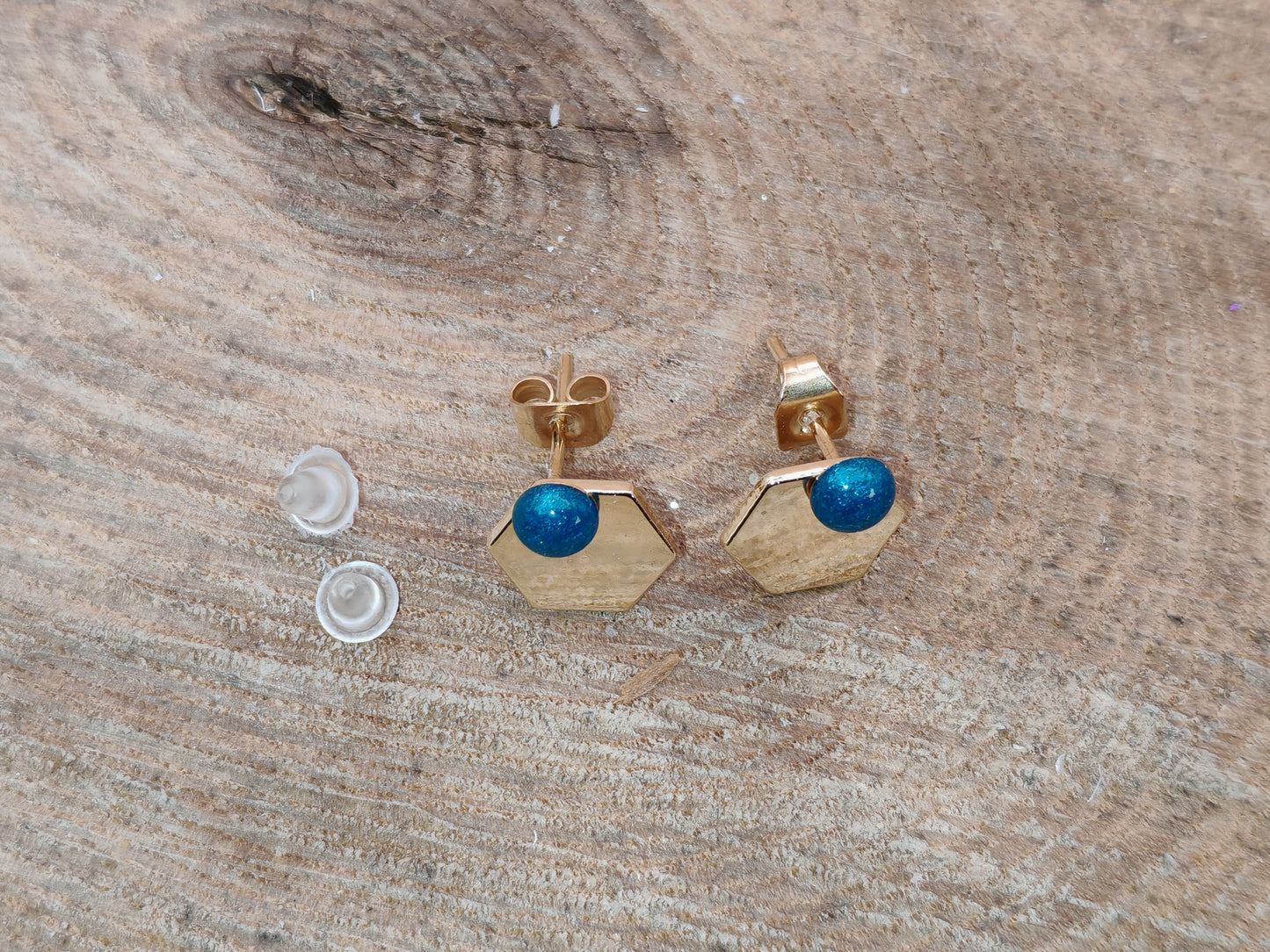Clous d’oreilles – Éclats géométriques