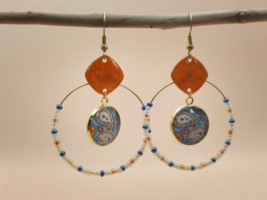 Boucles d’oreilles – Cercles perlés et arabesques colorées
