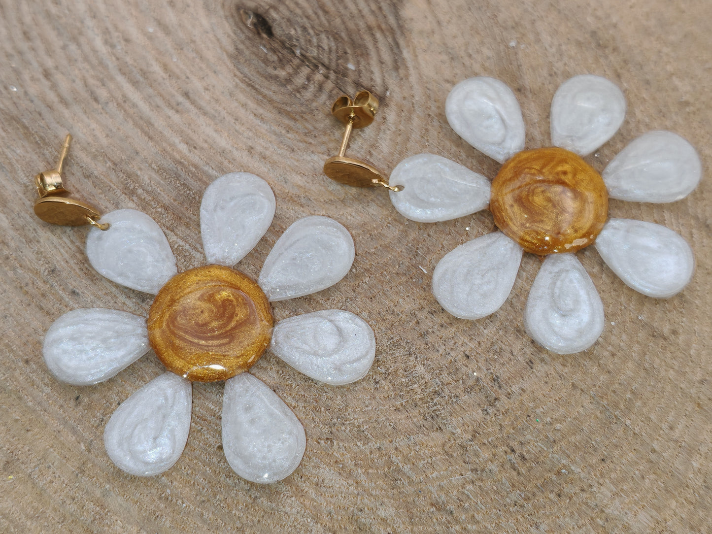 Boucles d’oreilles – Marguerites dorées