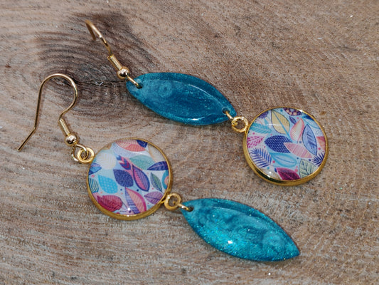 Boucles d’oreilles asymétriques – Feuillages turquoise