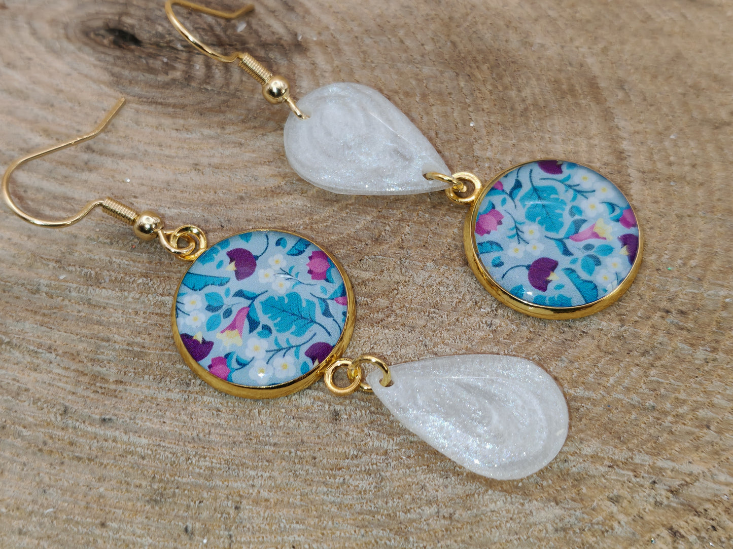 Boucles d’oreilles asymétriques – Floraisons givrées