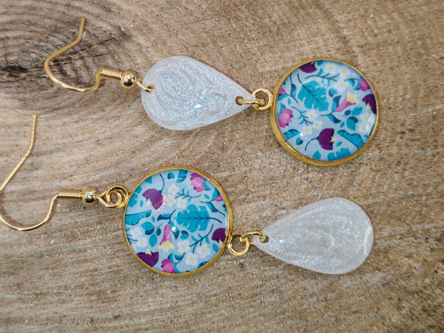 Boucles d’oreilles asymétriques – Floraisons givrées