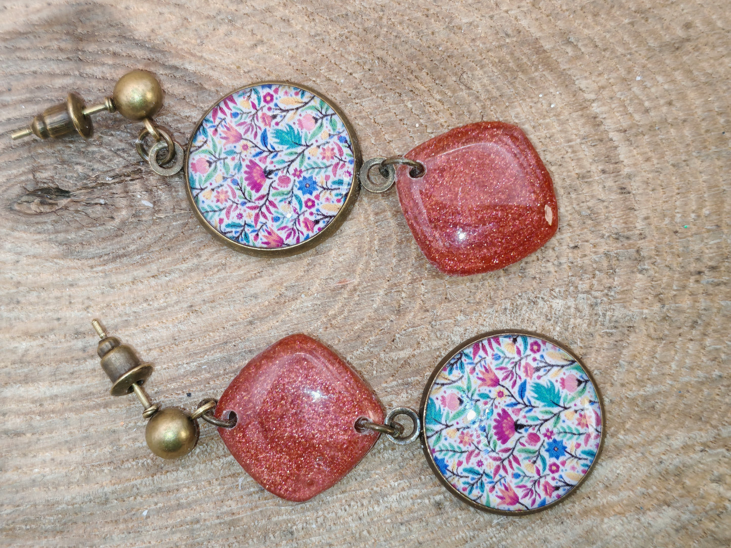 Boucles d’oreilles asymétriques – Jardin flamboyant