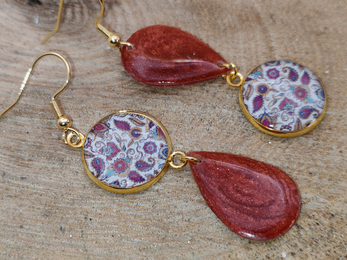 Boucles d’oreilles asymétriques – Arabesques rubis