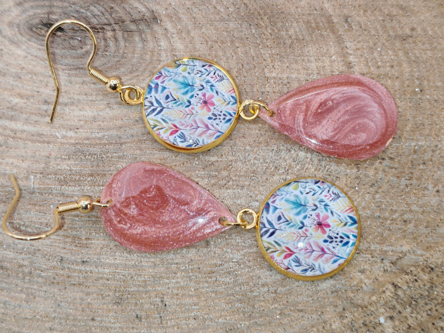 Boucles d’oreilles asymétriques – Herbier rosé