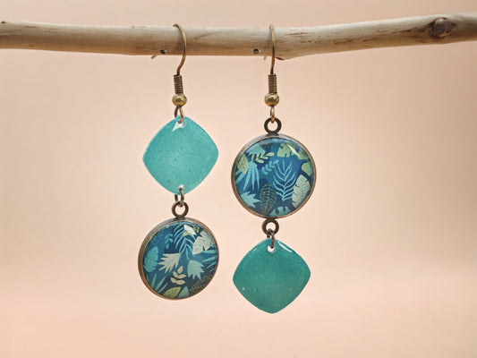 Boucles d’oreilles asymétriques – Feuillages lagon