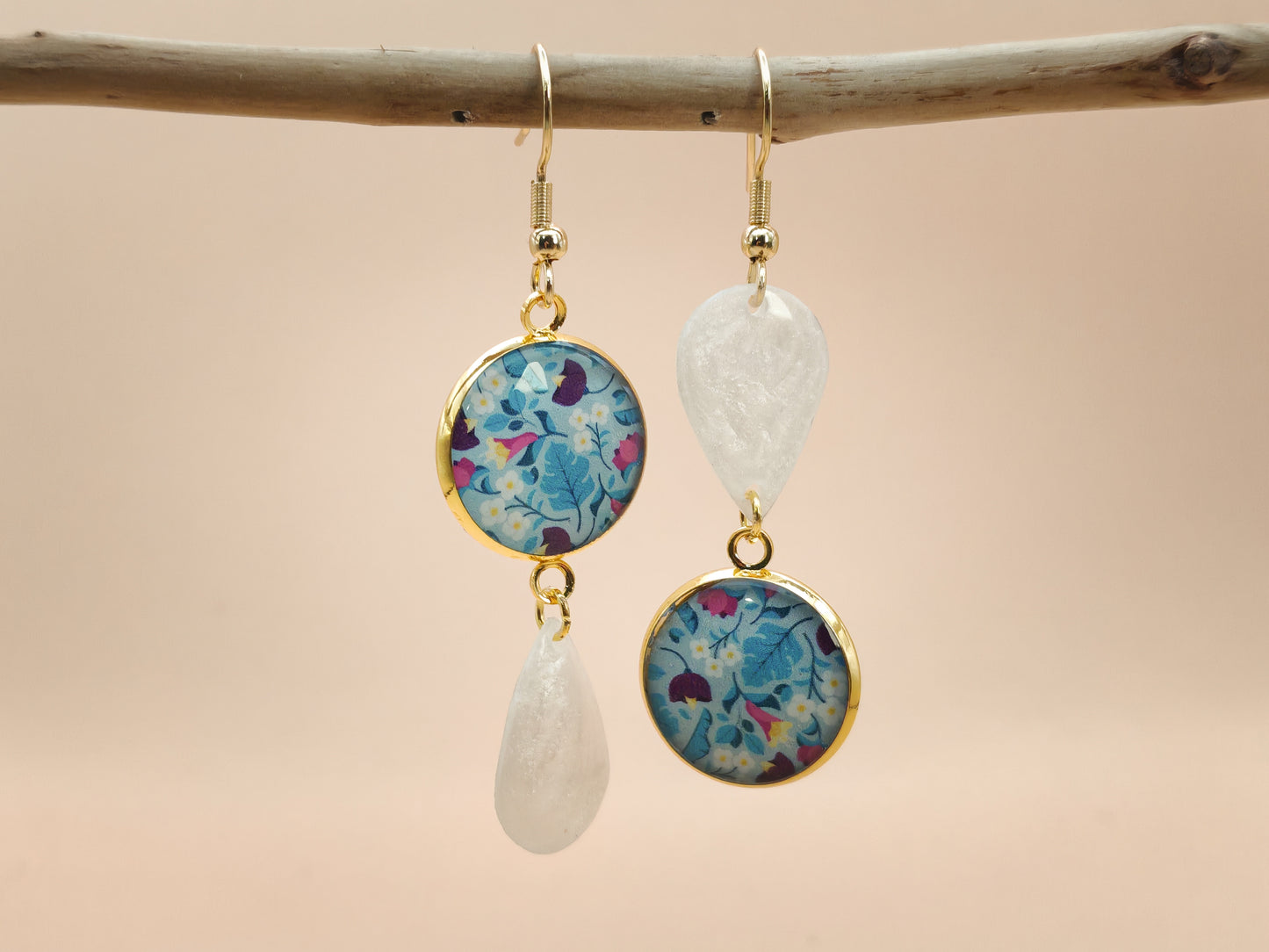 Boucles d’oreilles asymétriques – Floraisons givrées