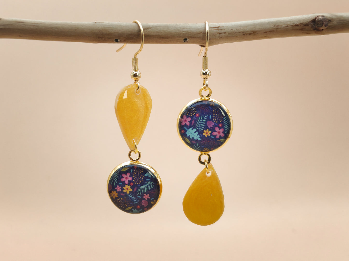 Boucles d’oreilles – Éclats floraux sur or lumineux