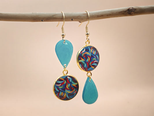 Boucles d’oreilles asymétriques – Tourbillons turquoise