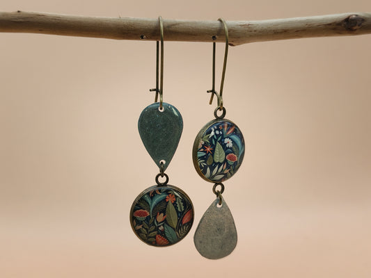 Boucles d’oreilles asymétriques – Feuillage nocturne